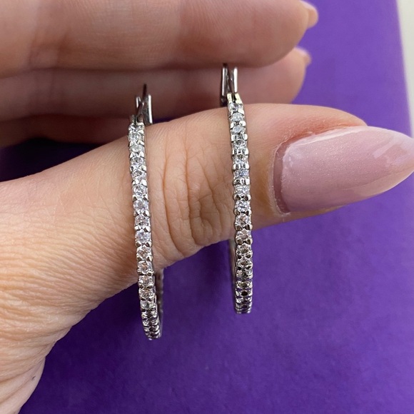 💛 Elegant Silver CZ Hoop Earrings - Picture 1 of 7